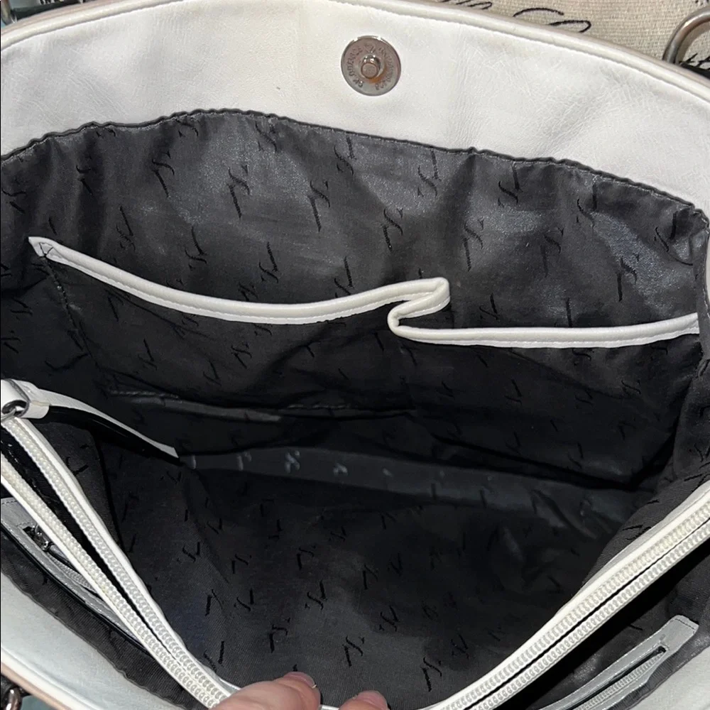 Simply Vera Vera Wang Beige and White Tote Bag - Picture 8 of 10